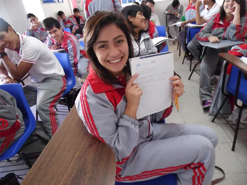 Alumnas y alumnos del CBTA No. 69 en una actividad escolar del plantel (foto 2 de 5)
