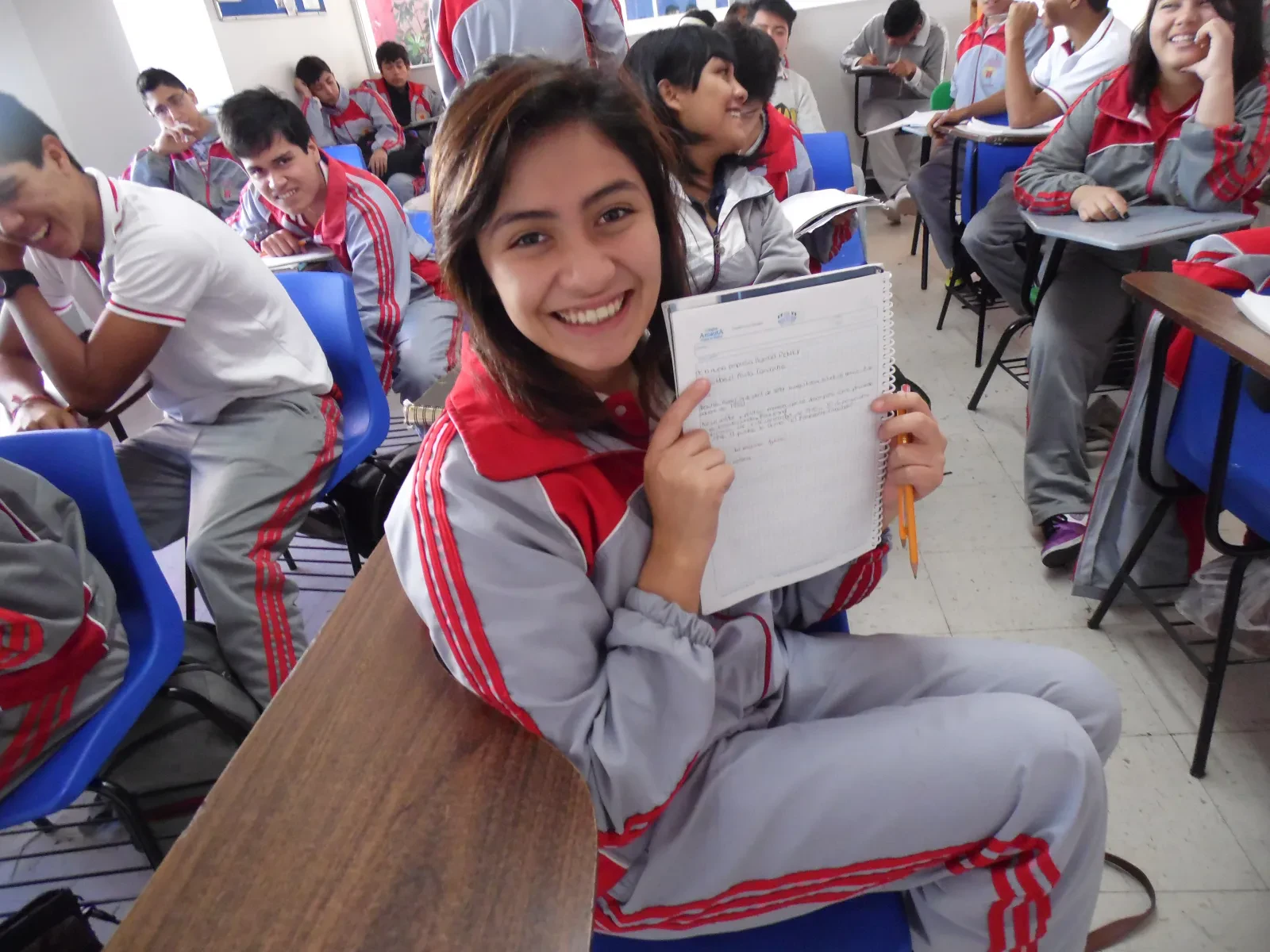 Alumnas y alumnos del CBTA No. 69 en una actividad escolar del plantel (foto 2 de 5)