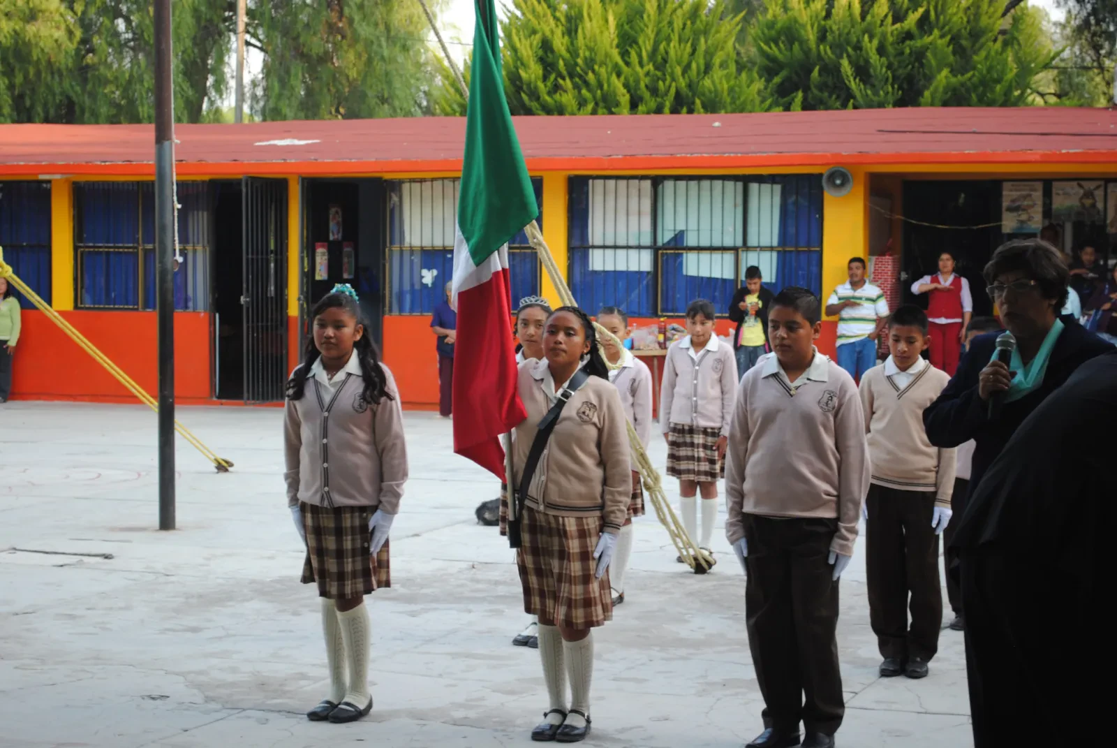 Actividad durante un evento escolar del CBTA No. 69 (foto 3 de 4)