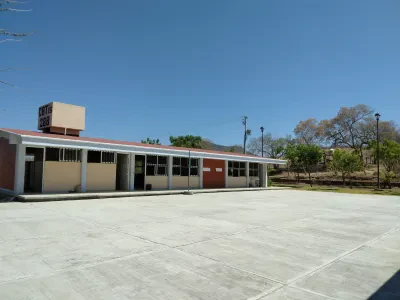 Fachada del Plantel Chupio del CBTA No. 69 en Chupio, Tacámbaro
